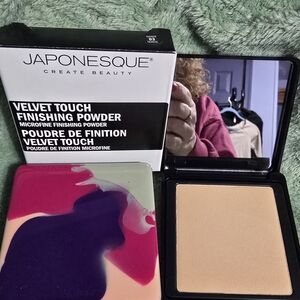 JAPONESQUE Velvet Touch Finishing Powder - Cream
